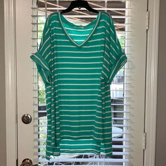 Zenana Outfitters Tops - Striped Tunic Top